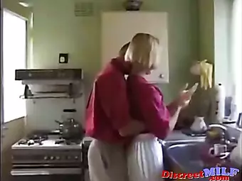 önc anasini sonra kizini sikis